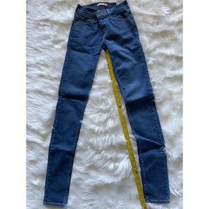 Levis 710 Super Skinny- Sz: 24x32
